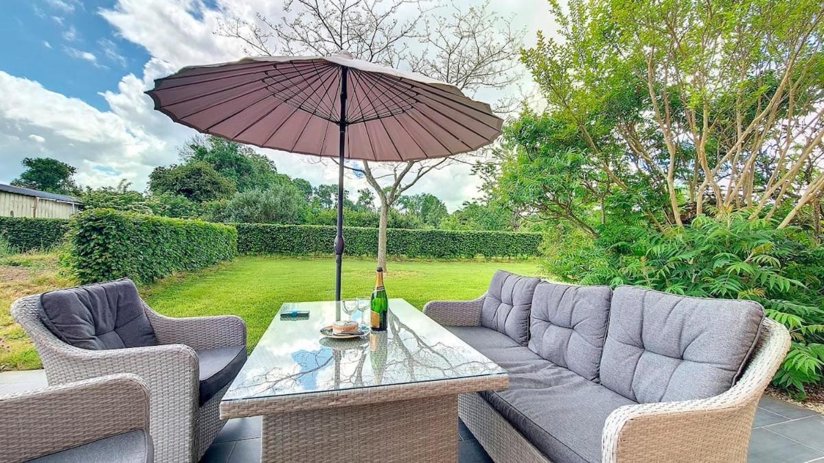 Les Bleuets Villa Mandeville-en-Bessin Bagian luar foto